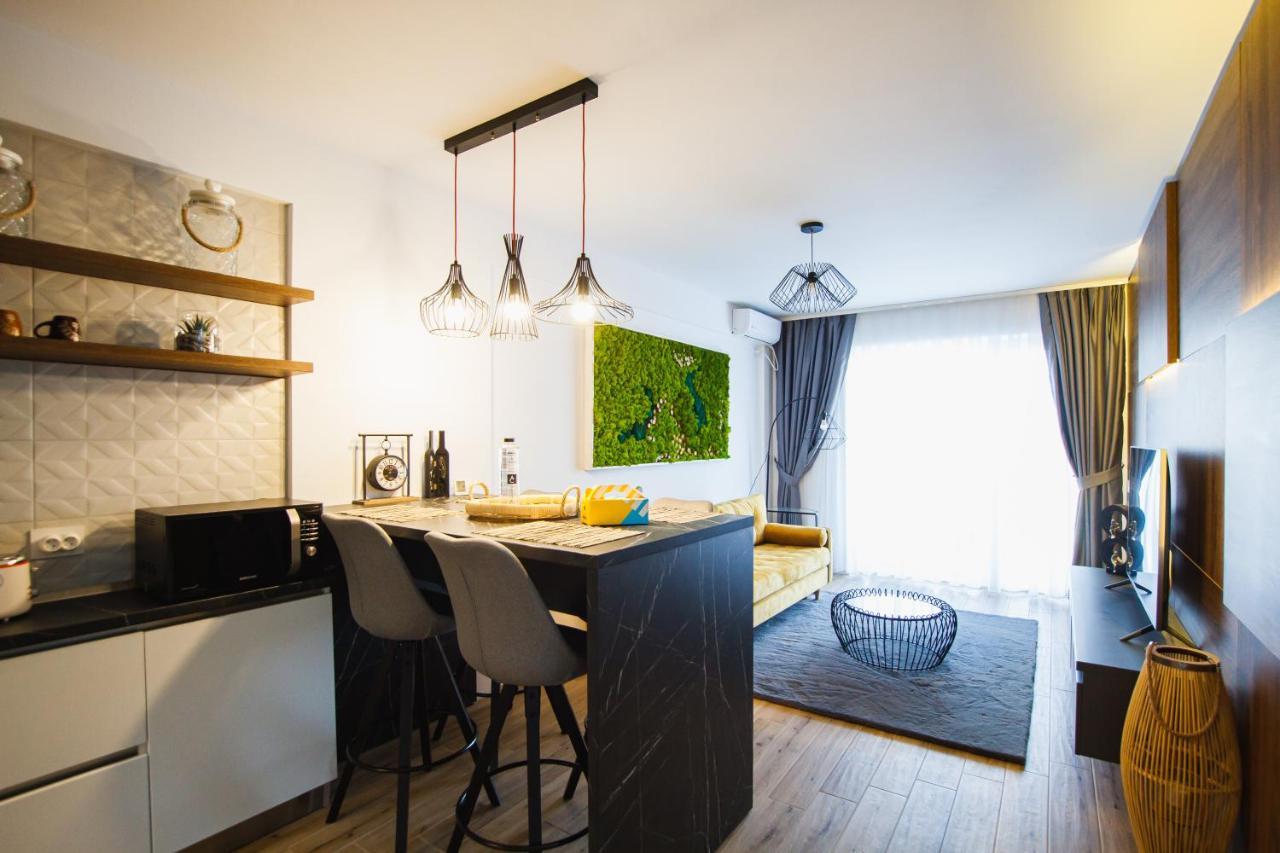 Magnificent At Prima Apartment