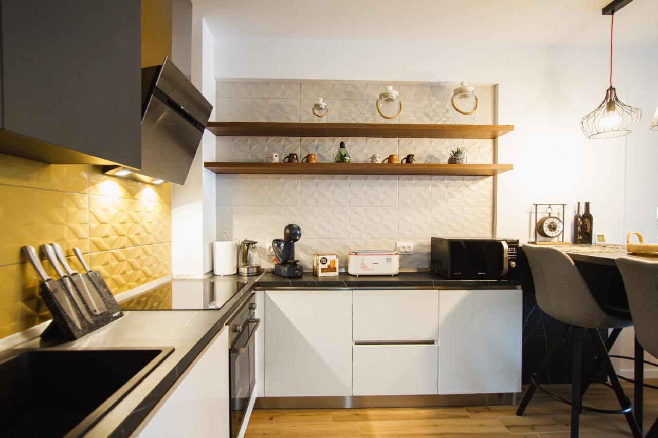 Magnificent At Prima Apartment
