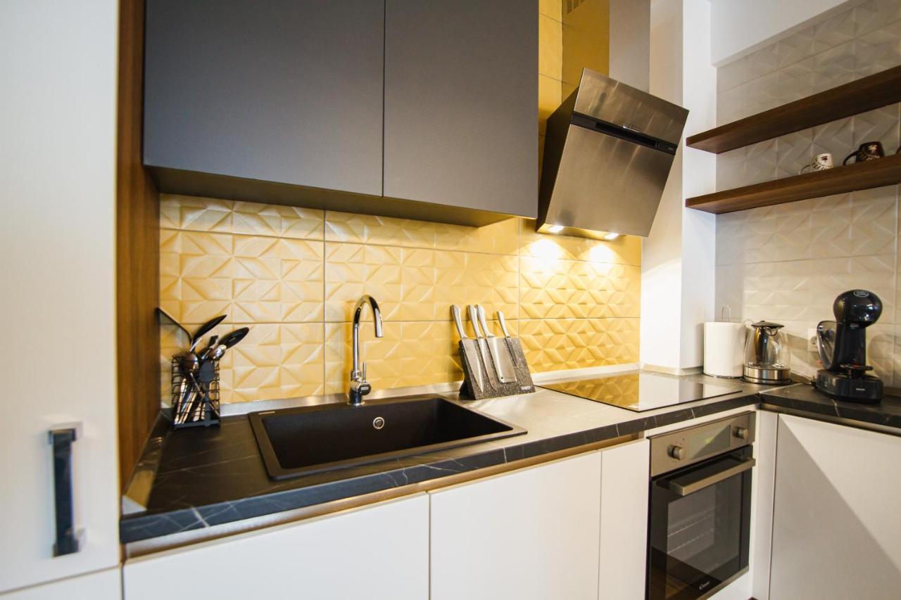 Magnificent At Prima Apartment